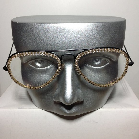 Accessories - Gleaming Glasses